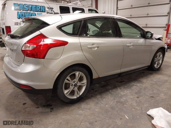 2014 Ford Focus SE with VIN 1FADP3K2XEL247552, listed as a IAAI auction lot 41815558 with 89,094 mi miles. Bid and sale history available at carsss.com. Image 4.