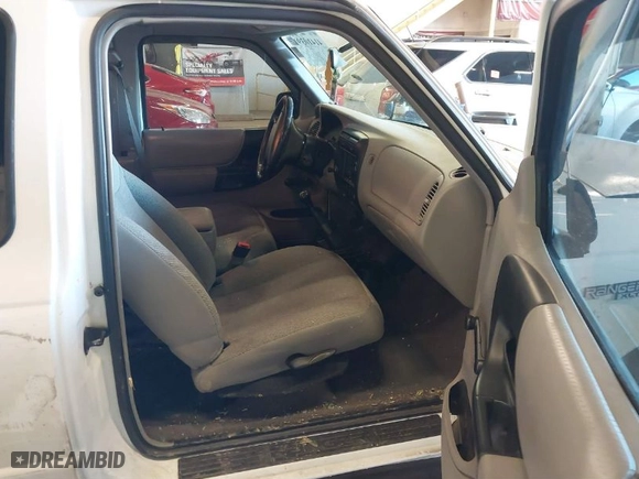 2000 Ford Ranger XL with VIN 1FTYR14V5YPC18149, listed as a IAAI auction lot 41410391 with 127,985 mi miles. Bid and sale history available at carsss.com. Image 5.