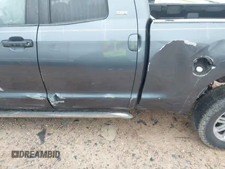 2008 Toyota Tundra z VIN 5TBBT54108S459028, wystawiony jako IAAI lot #41914299 z przebiegiem 208 383 mil mil oraz . Historia ofert i sprzedaży dostępna na DreamBid. Obrazek 6.