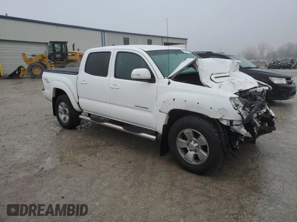 2013 Toyota Tacoma with VIN 3TMLU4EN8DM131287, listed as a Copart auction lot 86551044 with 132,499 mi miles and Salvage title. Bid and sale history available at DreamBid. Image 4.