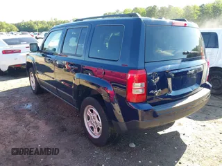 2015 Jeep Patriot Altitude z VIN 1C4NJRBB9FD155170, wystawiony jako IAAI lot #42198709 z przebiegiem 241 947 mil mil oraz . Historia ofert i sprzedaży dostępna na DreamBid. Obrazek 3.