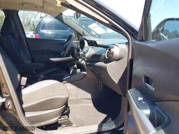 2018 Nissan Kicks SV with VIN 3N1CP5CU6JL518464, listed as a IAAI auction lot 41801091 with 72,365 mi miles. Bid and sale history available at carsss.com. Image 5.