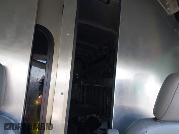 2019 Ford Transit с VIN 1FTBW3XMXKKB74344, выставлен на аукционе IAAI как лот 42131484 с пробегом 181 395 миль миль и . История ставок и продаж доступна на DreamBid. Изображение 8.