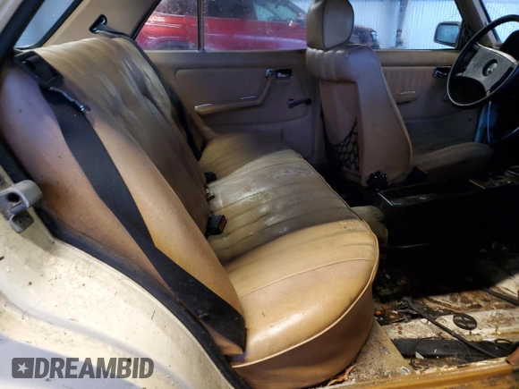 1983 Mercedes-Benz 300 D с VIN WDBAB33A0DB024215, выставлен на аукционе Copart как лот 82224054 с пробегом 101 197 миль миль и Чистый • Clean title. История ставок и продаж доступна на DreamBid. Изображение 10.