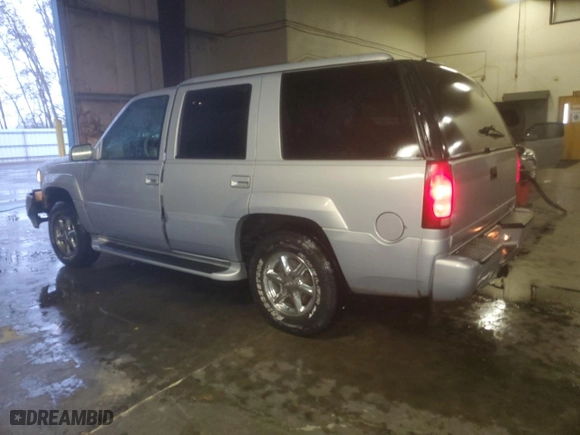 2000 GMC Denali with VIN 1GKEK13R9YR104210, listed as a Copart auction lot 85599964 with 1,548,394 mi miles and Salvage Title. Bid and sale history available at carsss.com. Image 2.