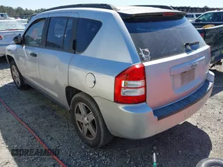 2007 Jeep Compass Sport with VIN 1J8FT47067D418752, listed as a IAAI auction lot 41785177 with 183,100 mi miles. Bid and sale history available at carsss.com. Image 3.