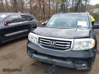 2013 Honda Pilot Touring with VIN 5FNYF4H9XDB045255, listed as a IAAI auction lot 42012812 with 209,956 mi miles. Bid and sale history available at carsss.com. Image 6.
