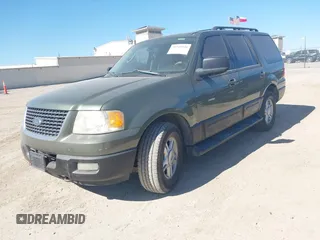 2005 Ford Expedition Special Service with VIN 1FMPU16535LA43096, listed as a IAAI auction lot 41725926 with 172,359 mi miles. Bid and sale history available at carsss.com. Image 2.