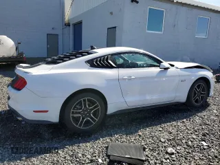 2021 Ford Mustang GT z VIN 1FA6P8CF5M5118306, wystawiony jako Copart lot #52409455 z przebiegiem 16 033 mil mil oraz Szkody całkowita. Historia ofert i sprzedaży dostępna na DreamBid. Obrazek 3.