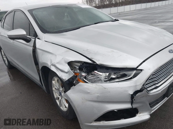 2016 Ford Fusion S with VIN 3FA6P0G72GR133285, listed as a IAAI auction lot 41951386 with 189,001 mi miles. Bid and sale history available at carsss.com. Image 6.
