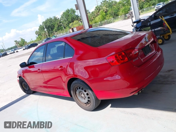2013 Volkswagen Jetta SE with VIN 3VWDX7AJ0DM355117, listed as a IAAI auction lot 42350921 with 130,322 mi miles and . Bid and sale history available at DreamBid. Image 14.