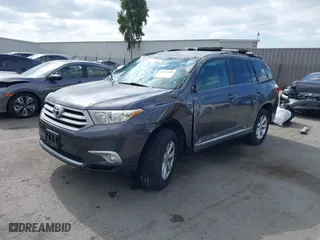 2013 Toyota Highlander with VIN 5TDZK3EH8DS142438, listed as a IAAI auction lot 41457469 with 165,347 mi miles. Bid and sale history available at carsss.com. Image 18.
