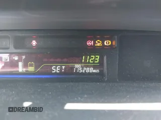 2014 Toyota Prius Two z VIN JTDZN3EU4E3332759, wystawiony jako IAAI lot #41939605 z przebiegiem 115 288 mil mil oraz . Historia ofert i sprzedaży dostępna na DreamBid. Obrazek 16.