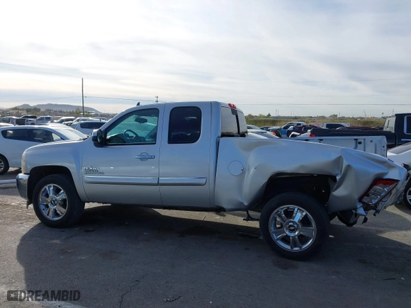 2013 Chevrolet Silverado 1500 LT with VIN 1GCRCSE00DZ389176, listed as a IAAI auction lot 40842969 with 177,173 mi miles. Bid and sale history available at carsss.com. Image 13.