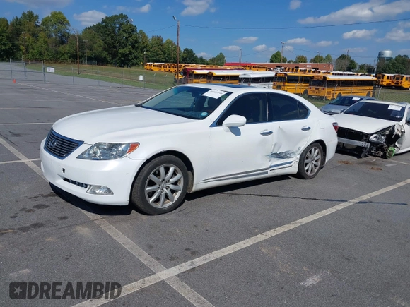 2008 Lexus LS 460 with VIN JTHBL46F485070620, listed as a IAAI auction lot 40529145 with 135,030 mi miles. Bid and sale history available at carsss.com. Image 17.