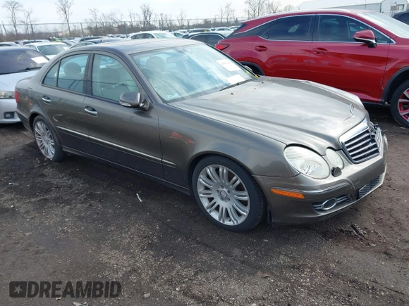2008 Mercedes-Benz E 350 Luxury z VIN WDBUF56X88B227792, wystawiony jako IAAI lot #41652254 z przebiegiem 117 976 mil mil oraz . Historia ofert i sprzedaży dostępna na DreamBid. Obrazek 1.