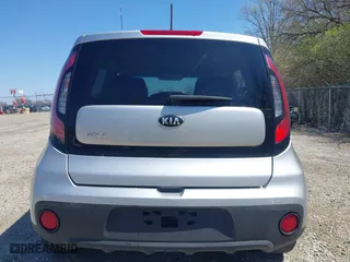 2018 Kia Soul with VIN KNDJN2A20J7581140, listed as a IAAI auction lot 41962548 with 86,497 mi miles. Bid and sale history available at carsss.com. Image 16.