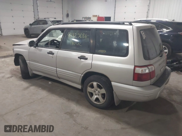 2001 Subaru Forester S w/Premium Pkg with VIN JF1SF65691H751789, listed as a IAAI auction lot 41825686 with 183,790 mi miles. Bid and sale history available at carsss.com. Image 3.