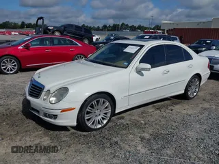 2008 Mercedes-Benz E 350 Luxury z VIN WDBUF87X38B201939, wystawiony jako IAAI lot #42442379 z przebiegiem 113 534 mil mil oraz . Historia ofert i sprzedaży dostępna na DreamBid. Obrazek 2.