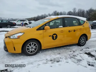 2016 Toyota Prius v Two with VIN JTDZN3EU3GJ041510, listed as a Copart auction lot 45043015 with 415,283 mi miles and Clean Title. Bid and sale history available at carsss.com. Image 1.