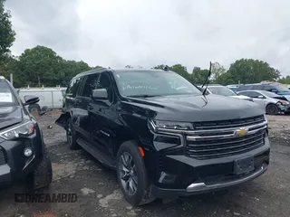 2021 Chevrolet Suburban with VIN 1GNSCCKT3MR383255, listed as a IAAI auction lot 40321243 with 135,889 mi miles and . Bid and sale history available at DreamBid. Image 1.