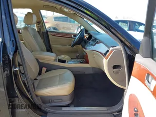 2013 Hyundai Genesis 3.8L z VIN KMHGC4DD2DU241594, wystawiony jako IAAI lot #42269925 z przebiegiem 141 850 mil mil oraz . Historia ofert i sprzedaży dostępna na DreamBid. Obrazek 5.