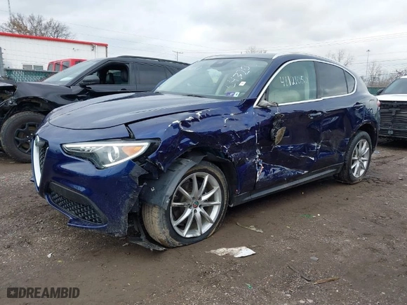 2019 Alfa Romeo Stelvio Ti with VIN ZASPAKBN4K7C43201, listed as a IAAI auction lot 41121052 with 32,768 mi miles. Bid and sale history available at carsss.com. Image 2.
