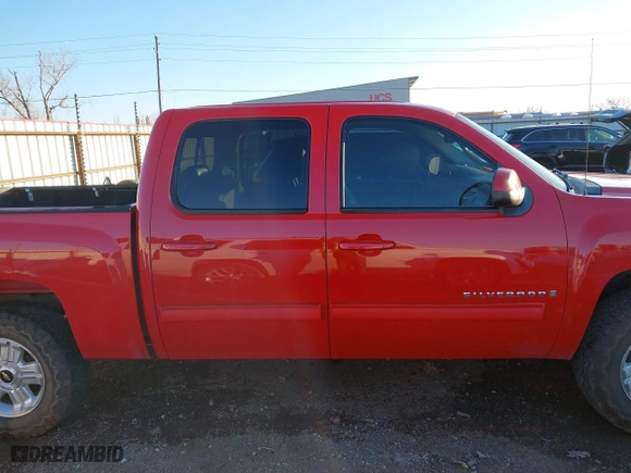 2009 Chevrolet Silverado 1500 LTZ with VIN 3GCEK33309G220674, listed as a IAAI auction lot 41240093 with 181,634 mi miles. Bid and sale history available at carsss.com. Image 13.