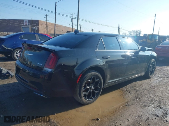 2016 Chrysler 300 S z VIN 2C3CCAGG0GH191555, wystawiony jako IAAI lot #42010604 z przebiegiem 74 343 mil mil oraz . Historia ofert i sprzedaży dostępna na DreamBid. Obrazek 4.