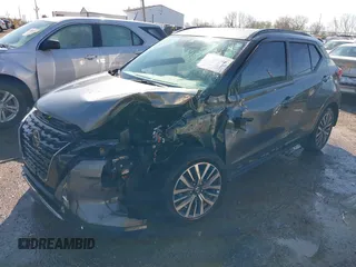 2021 Nissan Kicks SR z VIN 3N1CP5DVXML465845, wystawiony jako IAAI lot #41966146 z przebiegiem 56 134 mil mil oraz . Historia ofert i sprzedaży dostępna na DreamBid. Obrazek 17.