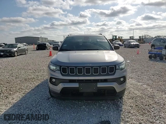 2023 Jeep Compass Latitude Lux с VIN 3C4NJDFN6PT513828, выставлен на аукционе Copart как лот 52940125 с пробегом 63 204 миль миль и Списание • Salvage title. История ставок и продаж доступна на DreamBid. Изображение 12.