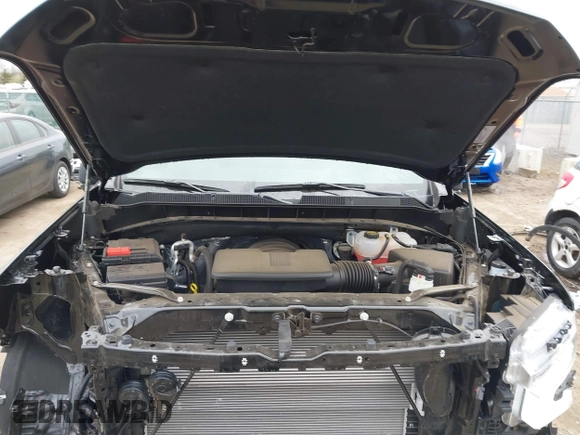 2025 Chevrolet Silverado 1500 LT with VIN 1GCUKDED5SZ111754, listed as a IAAI auction lot 42042118 with 3,815 mi miles and . Bid and sale history available at DreamBid. Image 10.