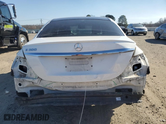 2019 Mercedes-Benz E-Class E 300 with VIN WDDZF4JB6KA558807, listed as a Copart auction lot 47422205 with 93,398 mi miles and Clean Title. Bid and sale history available at carsss.com. Image 6.