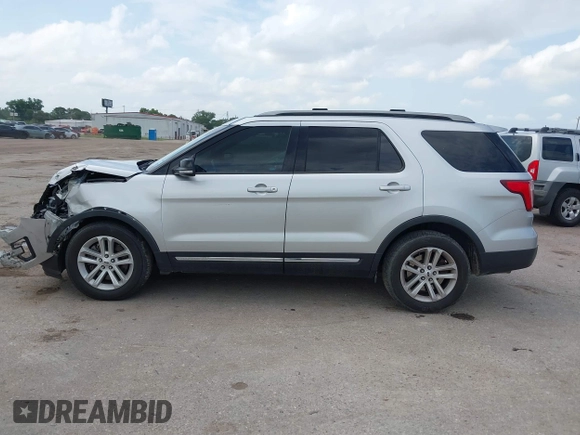 2017 Ford Explorer XLT с VIN 1FM5K7DH7HGA15053, выставлен на аукционе IAAI как лот 42425444 с пробегом 110 336 миль миль и . История ставок и продаж доступна на DreamBid. Изображение 14.