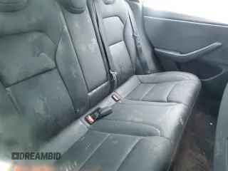2024 Tesla Model 3 z VIN 5YJ3E1EA6RF773141, wystawiony jako Copart lot #61399385 z przebiegiem 9 245 mil mil oraz Szkoda całkowita • Salvage title. Historia ofert i sprzedaży dostępna na DreamBid. Obrazek 10.