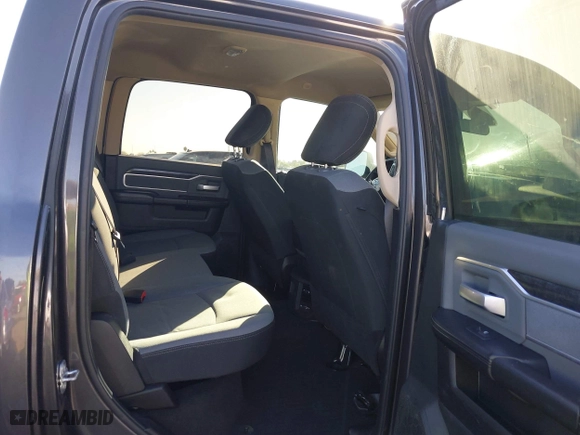 2019 Ram 2500 Big Horn with VIN 3C6UR5DL3KG519364, listed as a IAAI auction lot 41582163 with 21,881 mi miles. Bid and sale history available at carsss.com. Image 8.