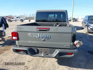 2021 Jeep Gladiator Overland with VIN 1C6HJTFG0ML507773, listed as a IAAI auction lot 41617970 with 95,816 mi miles and . Bid and sale history available at DreamBid. Image 16.
