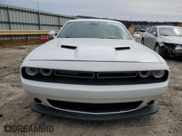 2017 Dodge Challenger R/T Shaker z VIN 2C3CDZBT5HH555180, wystawiony jako Copart lot #45551735 z przebiegiem 92 351 mil mil oraz Szkoda całkowita • Salvage title. Historia ofert i sprzedaży dostępna na DreamBid. Obrazek 5.