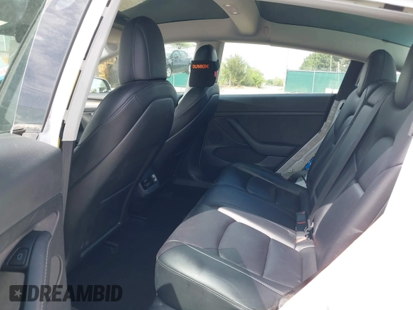 2022 Tesla Model 3 Long Range z VIN 5YJ3E1EB4NF183832, wystawiony jako IAAI lot #42085815 z przebiegiem 35 880 mil mil oraz . Historia ofert i sprzedaży dostępna na DreamBid. Obrazek 8.