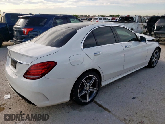 2015 Mercedes-Benz C 300 z VIN 55SWF4JB5FU068688, wystawiony jako Copart lot #57810905 z przebiegiem 108 039 mil mil oraz Szkoda całkowita • Salvage title. Historia ofert i sprzedaży dostępna na DreamBid. Obrazek 3.