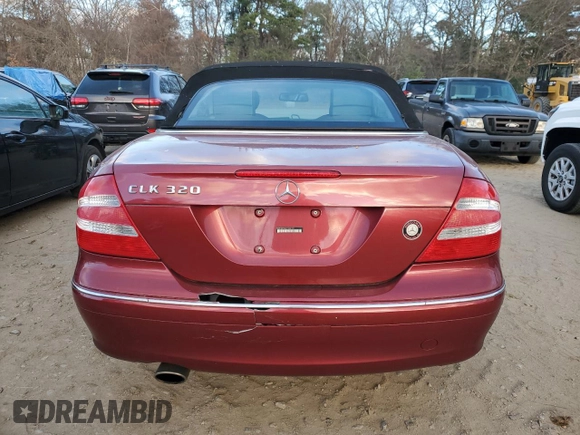 2004 Mercedes-Benz CLK 320 z VIN WDBTK65G04T032160, wystawiony jako Copart lot #80343424 z przebiegiem 104 002 mil mil oraz Tytuł czysty. Historia ofert i sprzedaży dostępna na DreamBid. Obrazek 6.