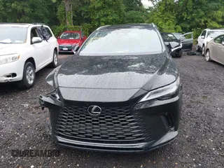 2023 Lexus RX 350 z VIN 2T2BAMCA9PC014394, wystawiony jako IAAI lot #42510351 z przebiegiem 17 466 mil mil oraz . Historia ofert i sprzedaży dostępna na DreamBid. Obrazek 12.