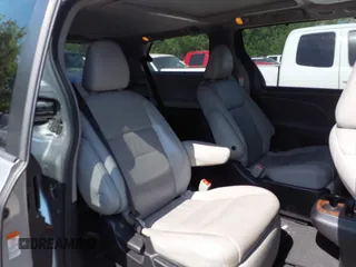 2016 Toyota Sienna XLE with VIN 5TDYK3DC5GS763674, listed as a IAAI auction lot 42035115 with 133,120 mi miles. Bid and sale history available at carsss.com. Image 8.