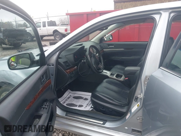 2013 Subaru Legacy Limited z VIN 4S3BMCP64D3047237, wystawiony jako IAAI lot #41924075 z przebiegiem 142 986 mil mil oraz . Historia ofert i sprzedaży dostępna na DreamBid. Obrazek 5.
