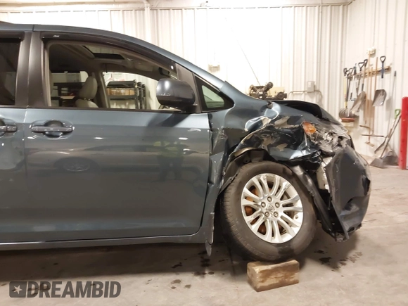 2014 Toyota Sienna XLE с VIN 5TDYK3DC5ES423745, выставлен на аукционе IAAI как лот 42455273 с пробегом 103 063 миль миль и . История ставок и продаж доступна на DreamBid. Изображение 18.