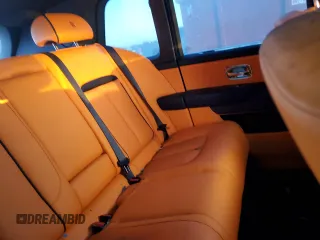 2023 Rolls-Royce Cullinan z VIN SLATV4C01PU217942, wystawiony jako Copart lot #78273314 z przebiegiem Nie podano mil oraz Szkody całkowita. Historia ofert i sprzedaży dostępna na DreamBid. Obrazek 11.