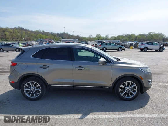 2017 Lincoln MKC Select with VIN 5LMCJ2C9XHUL36333, listed as a IAAI auction lot 41932497 with 111,065 mi miles and . Bid and sale history available at DreamBid. Image 13.