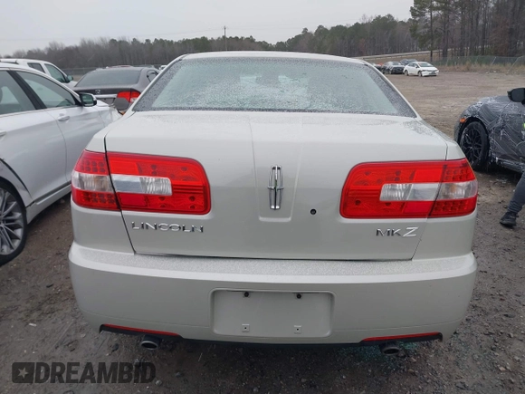 2007 Lincoln MKZ with VIN 3LNHM26T37R631061, listed as a IAAI auction lot 41592606 with 111,176 mi miles. Bid and sale history available at carsss.com. Image 17.