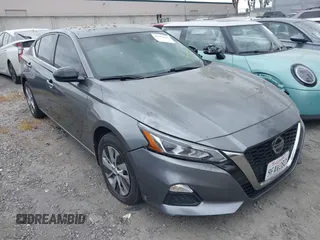 2022 Nissan Altima 2.5 SR with VIN 1N4BL4CV1NN412121, listed as a IAAI auction lot 42086036 with 36,706 mi miles. Bid and sale history available at carsss.com. Image 1.