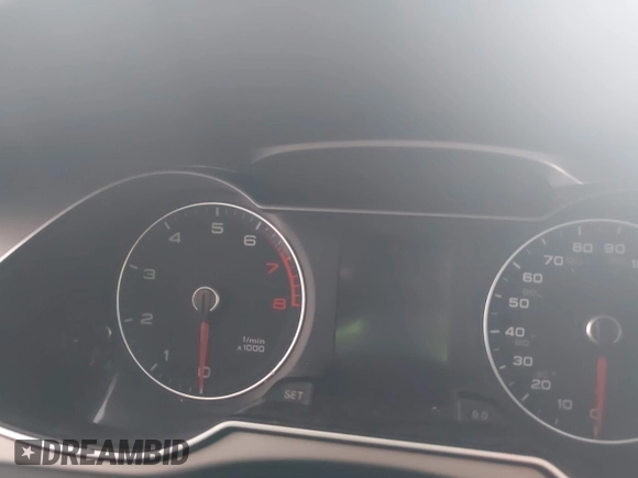 2014 Audi A4 Premium Plus z VIN WAUFFAFL5EN031364, wystawiony jako IAAI lot #42538371 z przebiegiem Nie podano mil oraz . Historia ofert i sprzedaży dostępna na DreamBid. Obrazek 7.